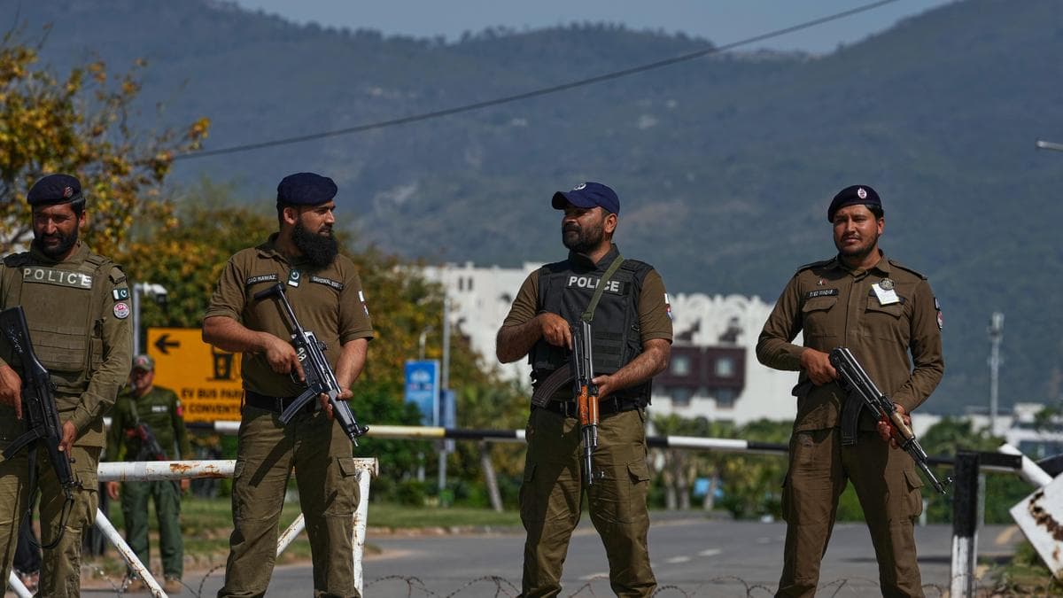 Iran undecided on talks; Trump to keep blockade