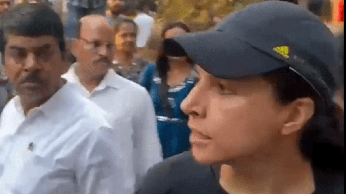 Get out, you're causing traffic jam: Woman snaps at Minister during BJP's Mumbai rally