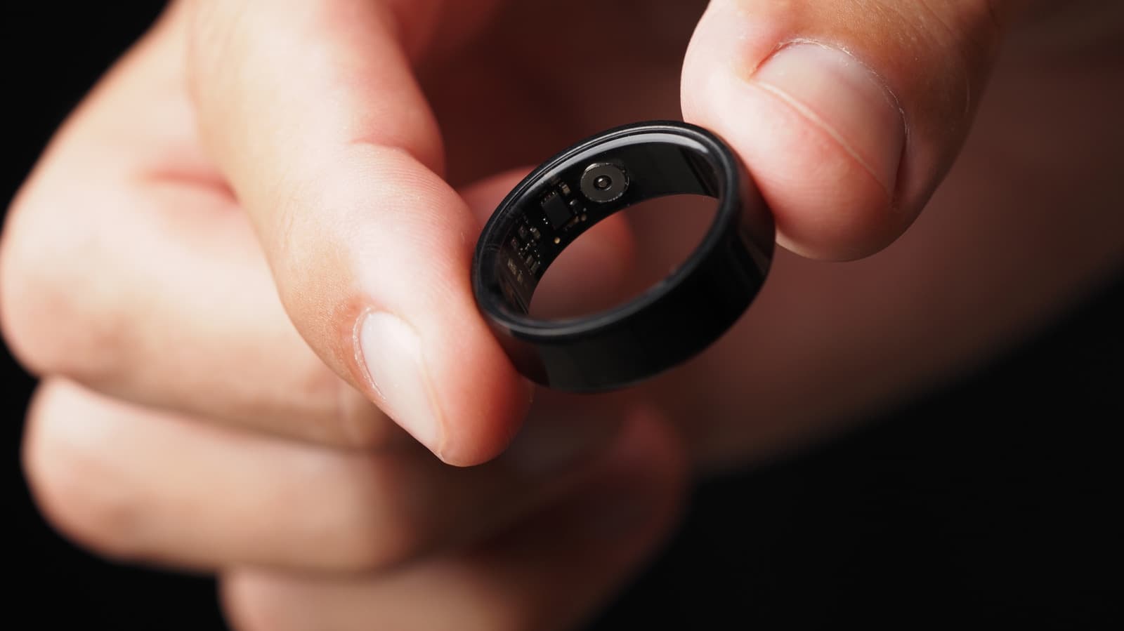 4 Things Smart Rings Can Do That Smart Watches Can't