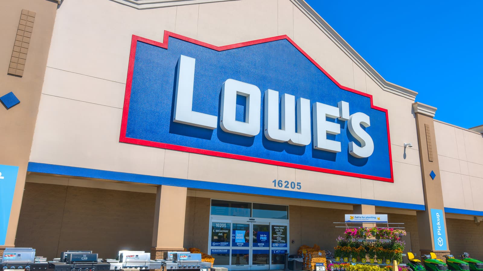 10 Lowe's Gadgets Under $50 Users Say Are Worth Buying