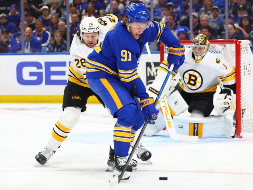 Bruins give up 4 3rd-period goals, fall to Sabres 4-3 in playoff opener
