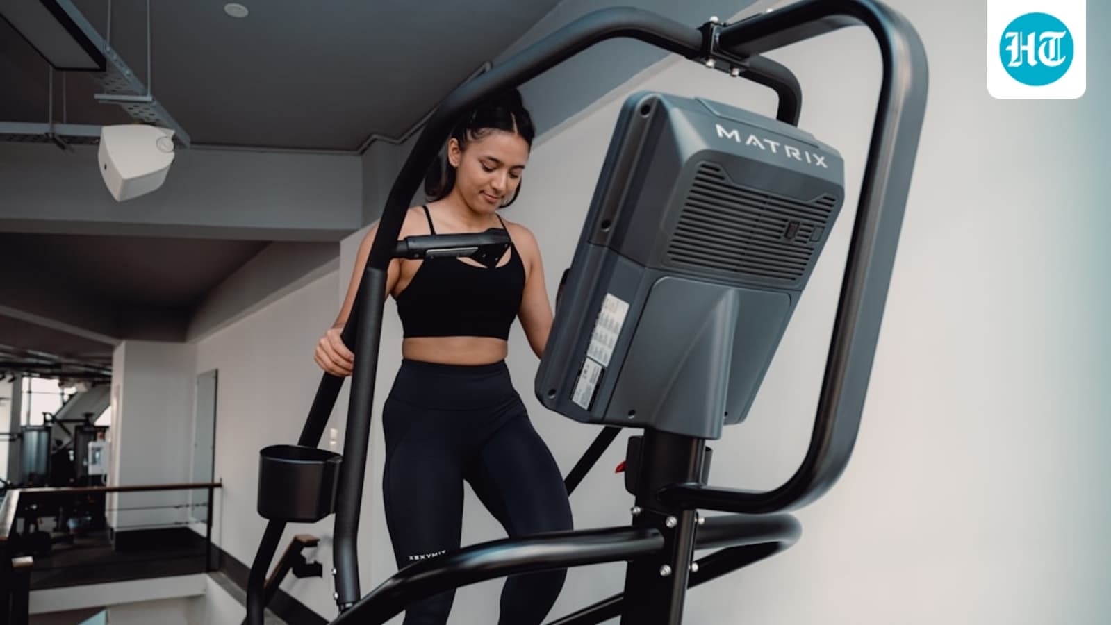 Fitness coach shares a realistic weight loss plan that doesn’t involve fad diets or cardio marathons