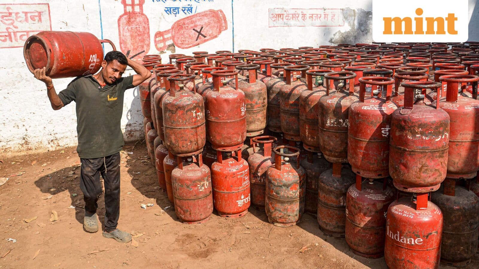 LPG cylinder price on April 21: Check domestic and commercial gas rates in Delhi, Bengaluru, Mumbai, Kolkata today