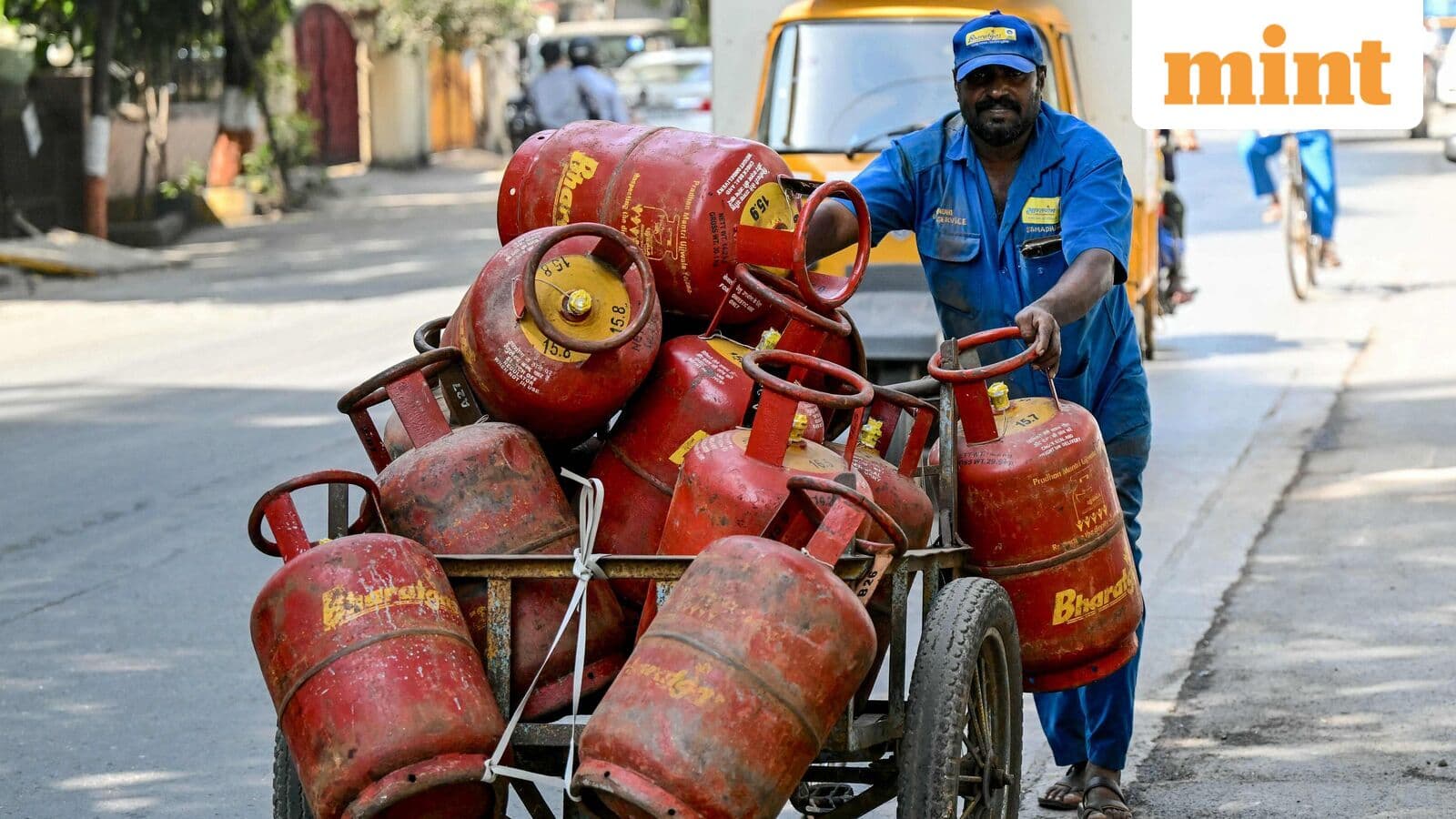 LPG cylinder price on 23 April: Check domestic and commercial gas rates in Delhi, Bengaluru, Mumbai, Kolkata today
