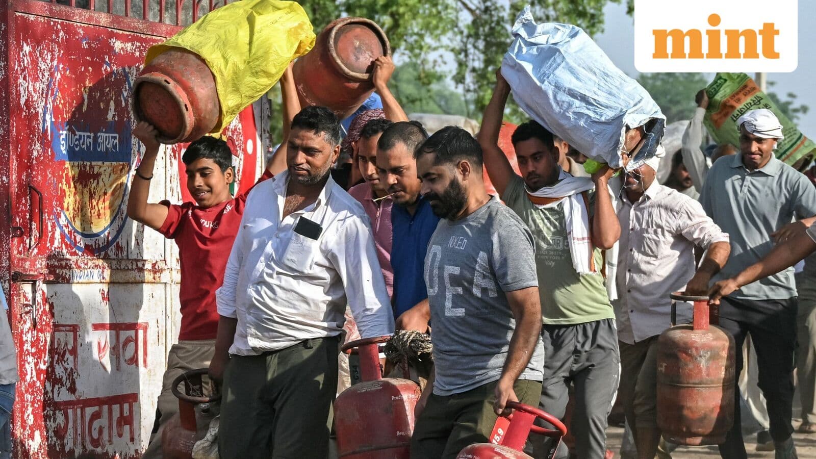 LPG cylinder price today, 25 April: Domestic and commercial gas rates in Delhi, Bengaluru, Mumbai, Kolkata, other cities