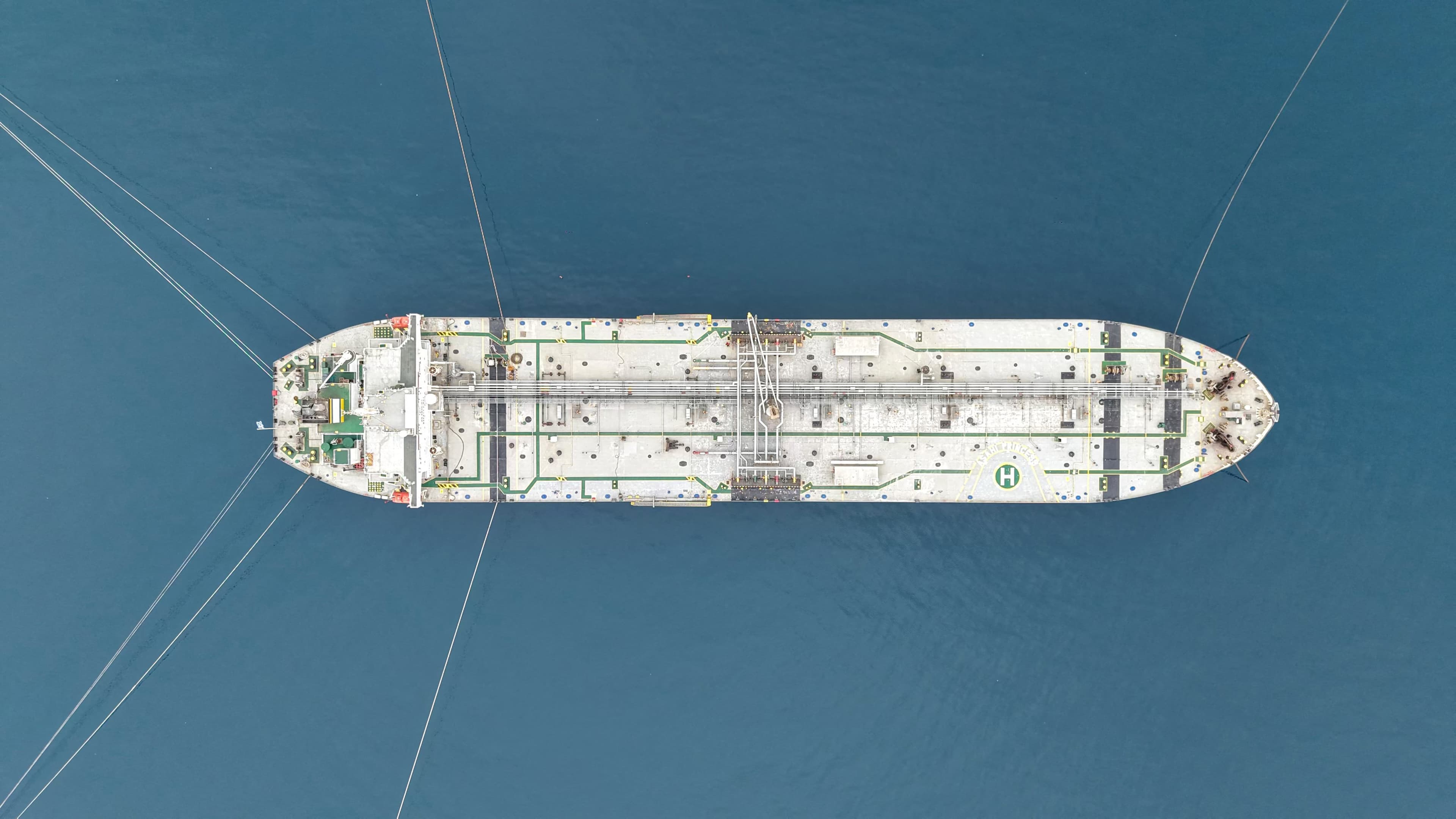 Gas carriers, chemical tankers among vessel convoy crossing Hormuz