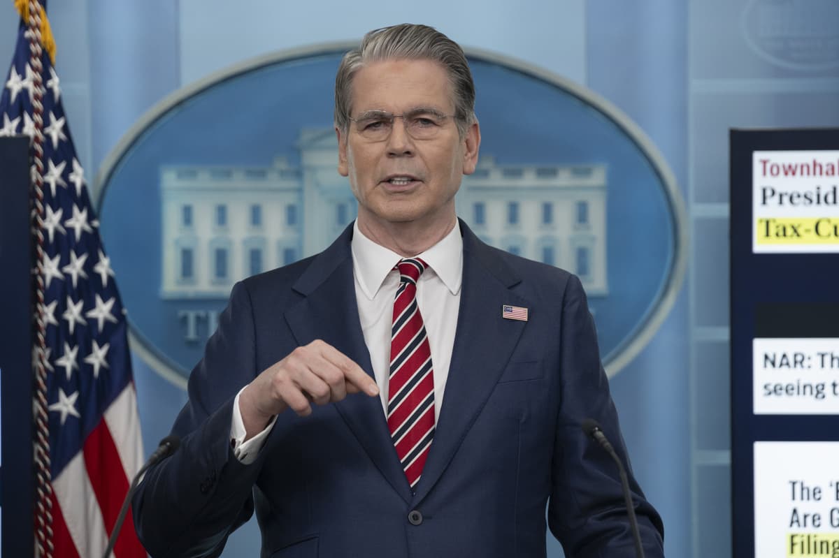 US extends sanctions waivers on Iran, Russia