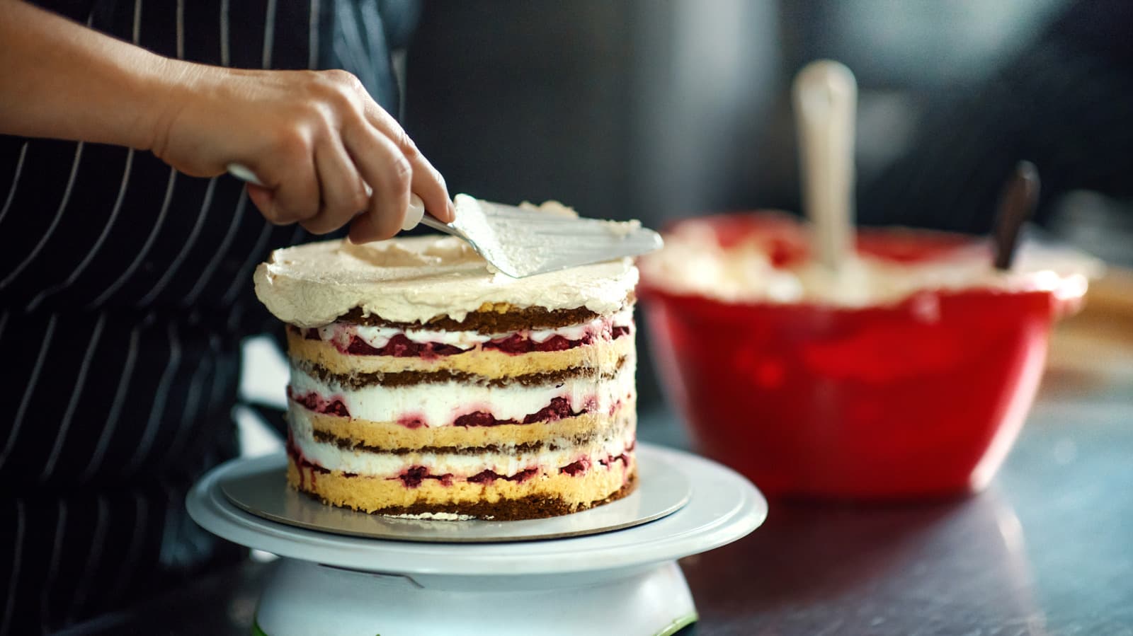 A Bakery Pro Explains Why You Should Press Your Cake