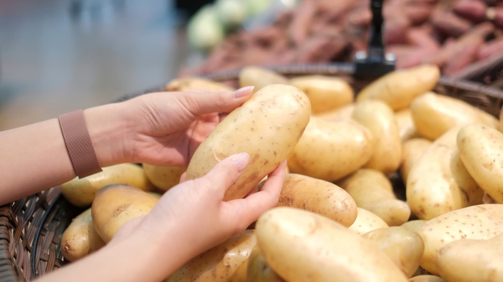 The First Thing To Look For When Picking Out The Best Store-Bought Potatoes